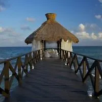 Ocean Breeze Boutique Riviera Maya Puerto Morelos Mexico